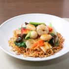 Seafood mixed fried noodles