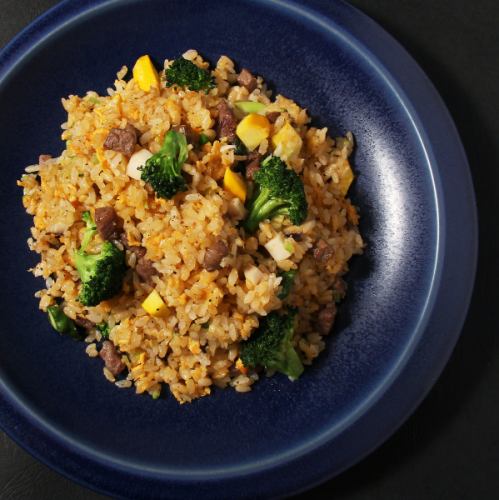 Fried rice with Yonezawa beef and carefully selected vegetables, black pepper flavor