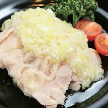 知床鶏のジンジャーソース添え