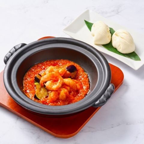 大虾配辣椒酱和花卷