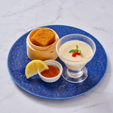 杏仁豆腐配甜点