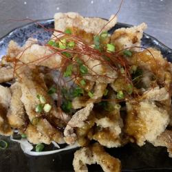 鶏皮揚げ