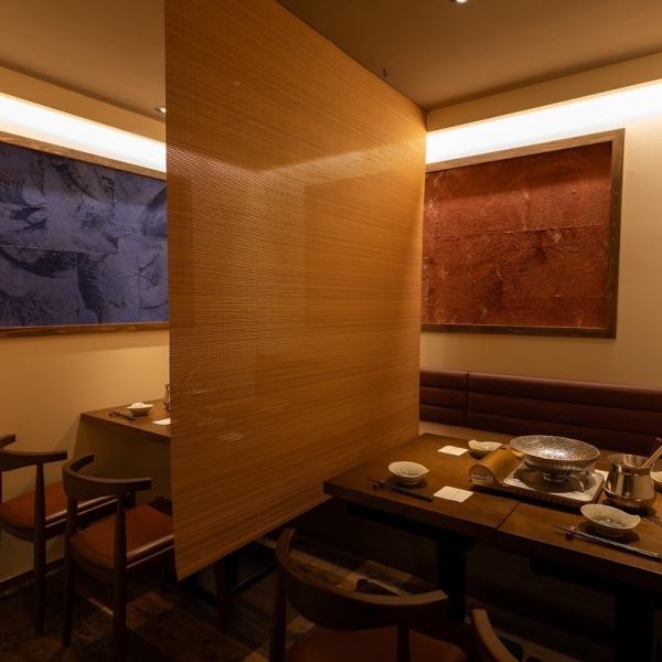 【貸切可】錦糸町駅すぐの当店は、会社の宴会や接待、パーティーなど貸切利用も可能です。あぐー豚のしゃぶしゃぶや泡盛など、沖縄の味をゆったりとした空間で心ゆくまで堪能できるのも魅力。カウンターやテーブル席など用途に合わせて快適にお過ごしいただけます♪皆様のご来店を心よりお待ちしております！