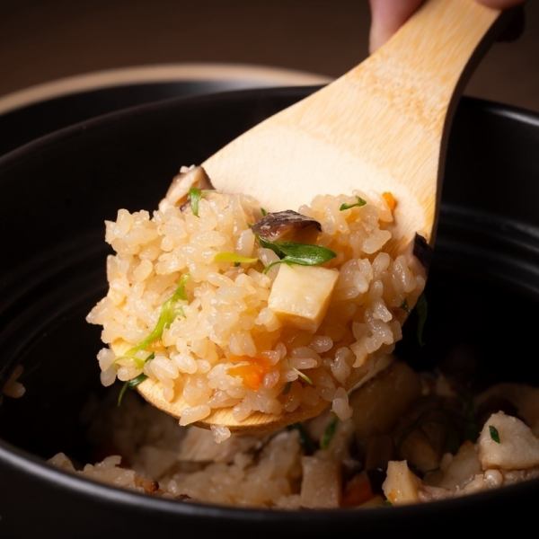 【炊きたてを味わう自慢の土鍋ご飯】あぐー豚の釜めしやシマダコの土鍋ご飯など豊富にご用意！