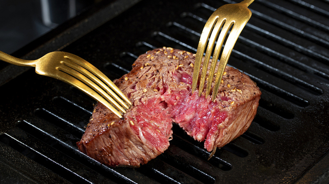極上のお肉を秘伝の「もみだれ」で堪能！