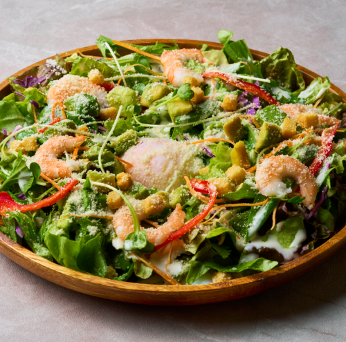 エビとアボカドのシーザーサラダ