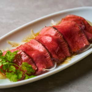 牛タンローストのバルサミコとスモークソース