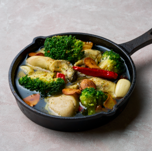 広島県産牡蠣とブロッコリーのアヒージョ