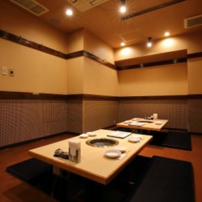 There is also a digging kotatsu-style private room that can seat from 4 people to a maximum of 20 people.For drinking parties with friends.