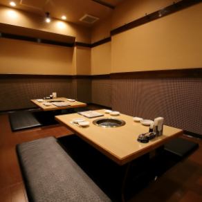 It is recommended to make an early reservation when using the Kotatsu Kotatsu private room for medium to large banquets.