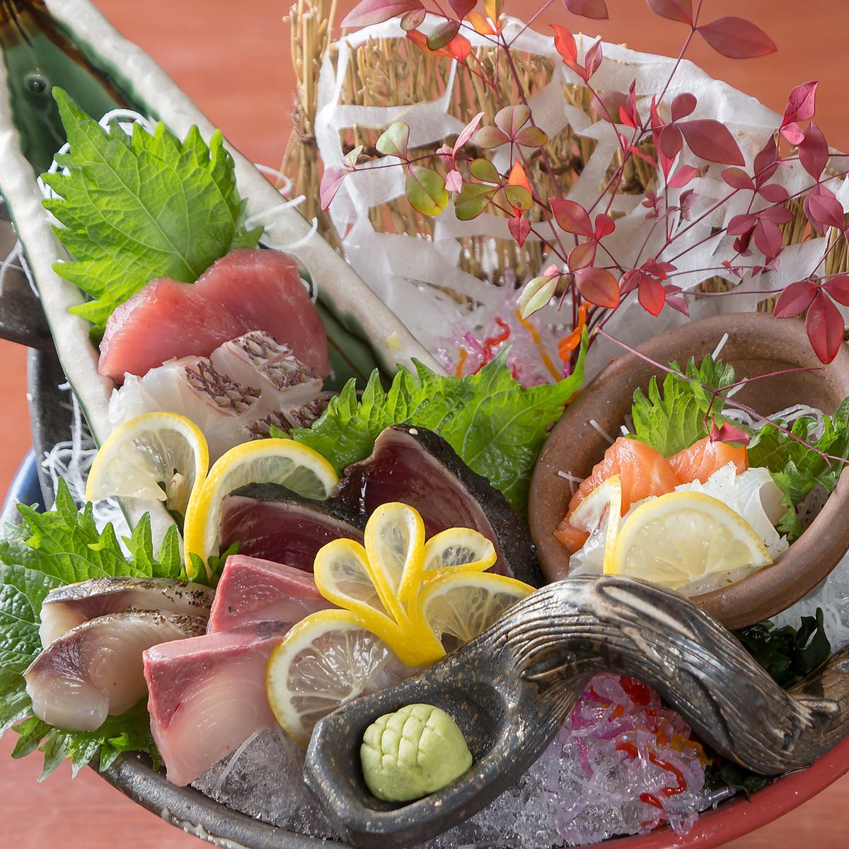 産地から取り寄せた海鮮を堪能できるコースから逸品が♪