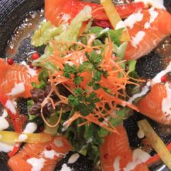 海鮮サラダ ～いくらのせ～