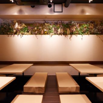 我们也接受私人聚会。安静的现代日式空间非常适合公司宴会和会议。