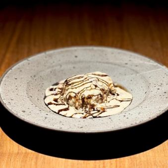 Homemade Coarse-Ground Hamburger Steak with Porcini Cream Sauce
