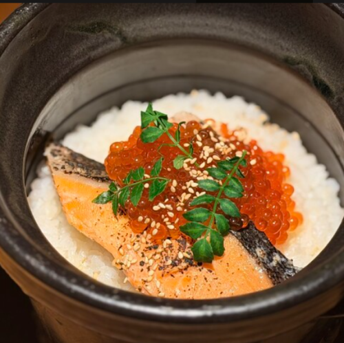 This month's clay pot rice (Koshihikari rice from Minamiuonuma, Niigata Prefecture)