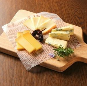 三种优质奶酪的组合