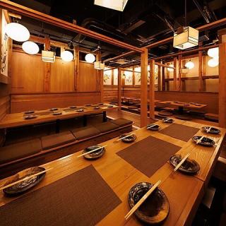 団体様の宴会にはゆったりくつろげる店貸切がおすすめ！会社の宴会はもちろん、歓送迎会、同窓会、結婚式の二次会などのシーンにピッタリの宴会場となっております！