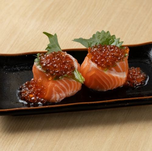 鮭魚父母和孩子溢出