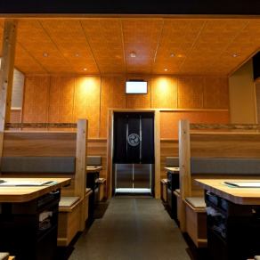 店内に特急レーンを設置！ご注文いただいたお料理をレーンに乗せてお席までお届けいたします！