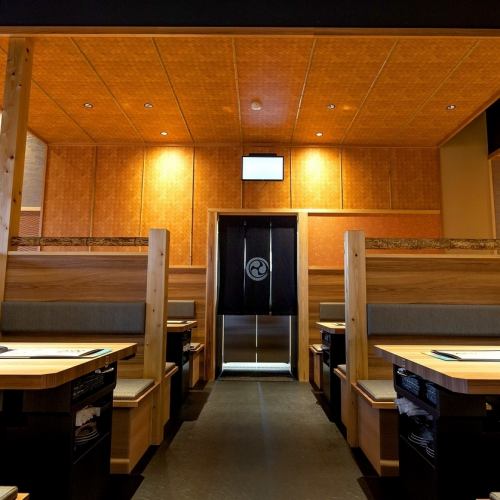 店内に特急レーンを設置！ご注文いただいたお料理をレーンに乗せてお席までお届けいたします！