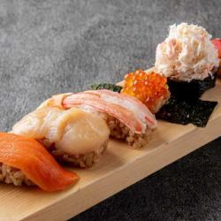 [Assorted Sushi] Hokkaido 6 kinds of sushi (salmon, scallops, snow sashimi, snow sashimi, salmon roe, and Hokkaido octopus)