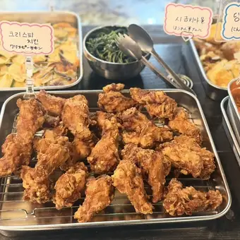 【コスパ抜群!】気軽に韓国ビュッフェ! 『UFOチキン&ビュッフェコース 2500円(税込)』