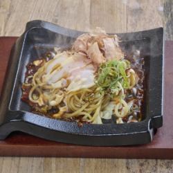 温玉鉄板焼きそば