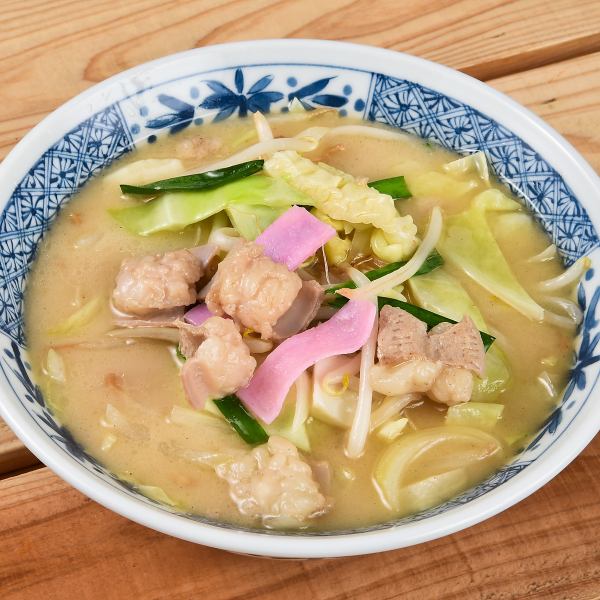 ダブルスープの旨みを堪能する『もつちゃんぽん』