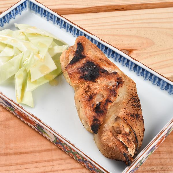 6時間煮込んだ至福の柔らかさ。香ばし『焼き豚足』