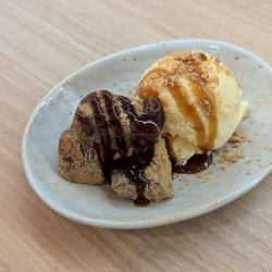 わらび餅と黒蜜バニラアイス
