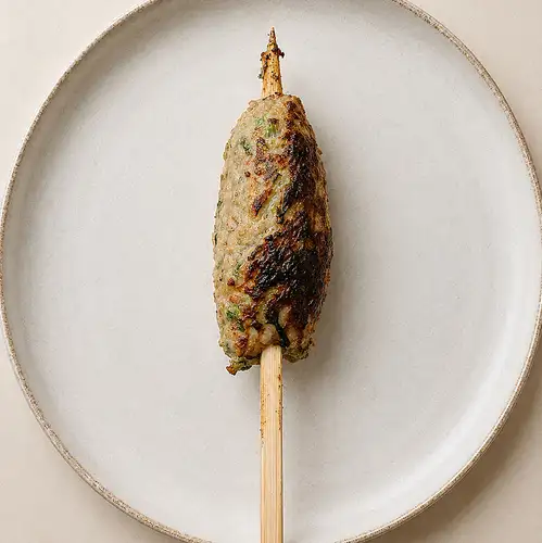 Homemade hand-kneaded chicken meatballs