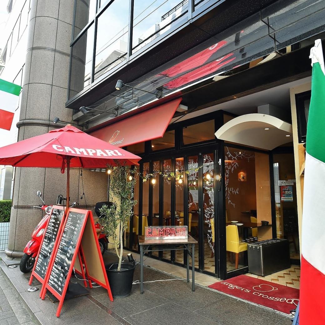 选用日本各地精选食材，烹制休闲意式料理。另有多种葡萄酒可供选择。