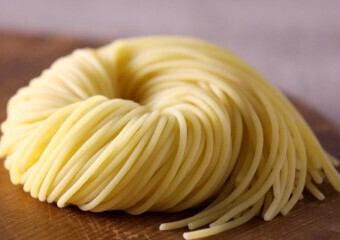 파스타에는 튼튼한 원시 파스타를 사용!