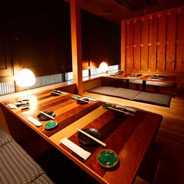 和情緒溢れる店内は、接待・会食・ご家族のお食事にも最適です。完全個室は2名様から御利用いただけますので、お気軽にご相談ください。