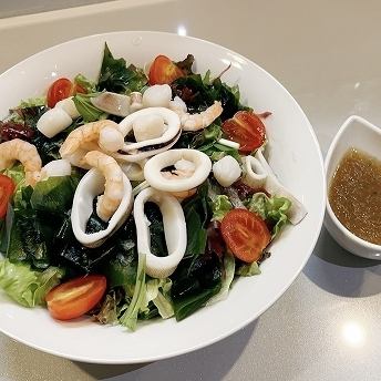 シーフードサラダ Seafood Salad