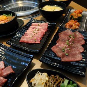 【種類豊富な食べ飲み放題】国産牛特選カルビなど楽しめる！<50品コース>4,477円(税込)