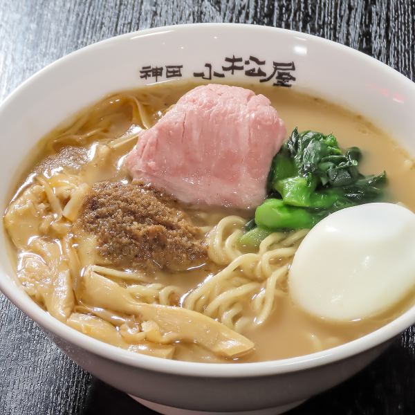 [The taste of a famous restaurant passed down through the generations] Deluxe ◇ Kanda Komatsuya Seafood and Pork Bone Ramen