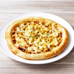 Chicken and egg teriyaki mayonnaise pizza