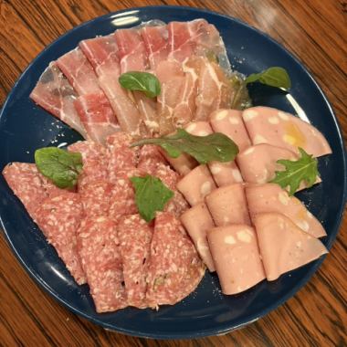 歡迎團體和聚會! B套餐包含90分鐘暢飲:6050日圓(含稅)