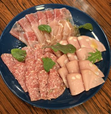 歡迎團體和聚會！ B套餐包含90分鐘暢飲：6050日圓（含稅）