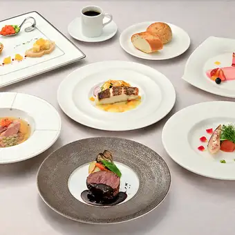【フレンチコース 13,200円】旬の美食を堪能する特別コース8品