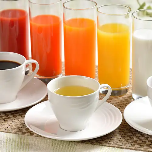 The buffet course includes unlimited access to approximately 25 types of drinks.