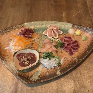 鶏刺し盛り