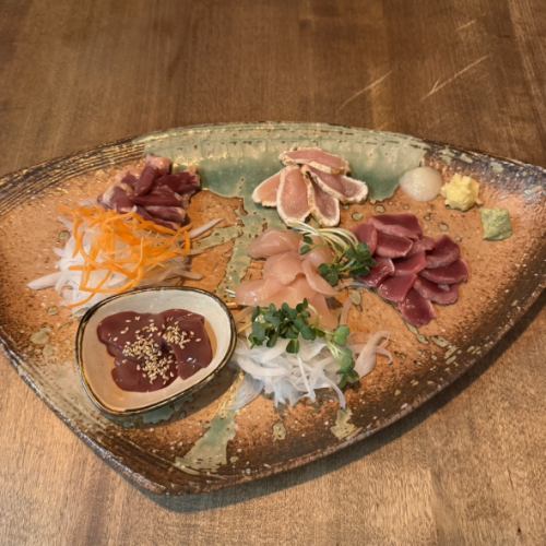 鶏刺し盛り