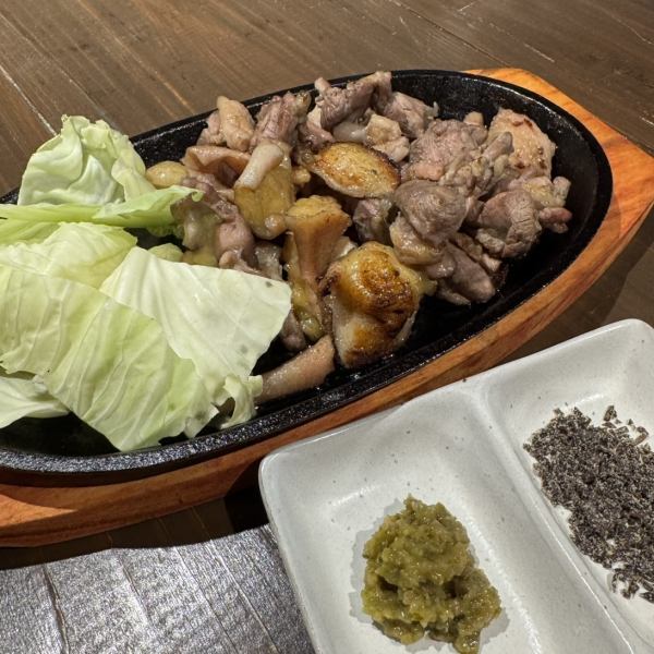 【当店の名物！食べなきゃ始まらない◆】親モモ/かわ炭火炙り焼き　各種　1,188円 (税込)～