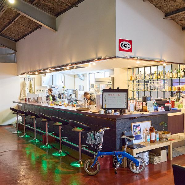 【食事と一緒に楽しめるアミューズメント完備でお子様連れにも◎】ビリヤードと卓球台、ダーツ、ミニバスケ台などの遊べる設備もございます!食事と合わせてぜひお楽しみください☆