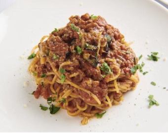 チーズたっぷり国産肉の自家製ボロネーゼぱうｓた