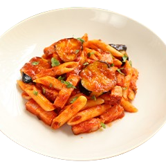 一口イタリアンソーセージと茄子の生ペンネアラビアータ penne arrabbiata