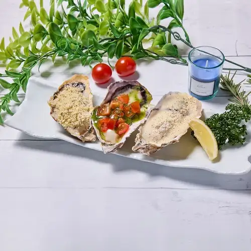 ●焼牡蠣３種乗せの盛り合わせ
