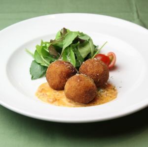 アランチーニ～トマトクリームソース～